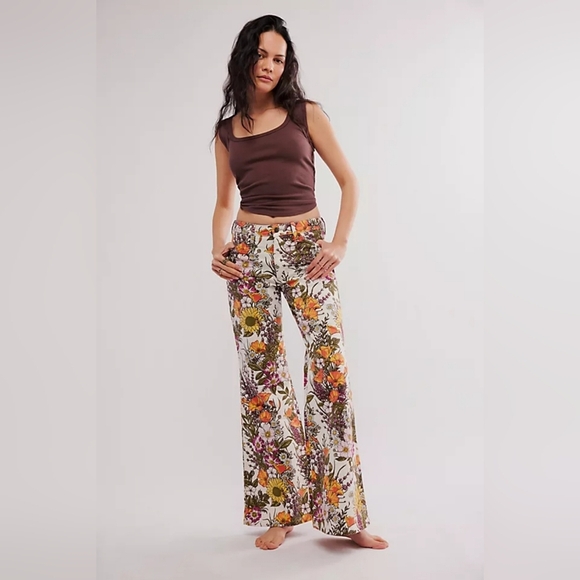 NWT Free People X Wrangler Wanderer Floral Flare Jeans - Picture 1 of 9